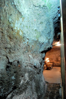 奥の院岩屋洞窟