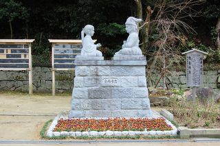 桜井の別れの石像