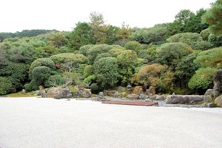 鶴亀の庭園