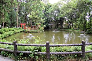 市杵島姫神社と鎮女池